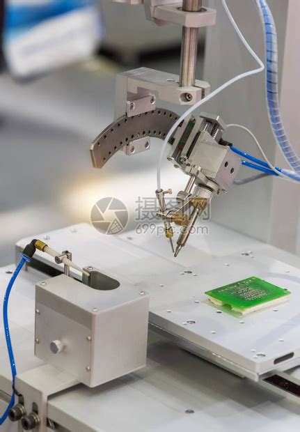 使用 CNC 加工進行珠寶原型製作 .